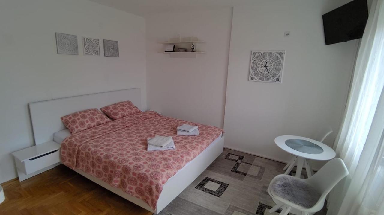 Poesia Apartment ノヴィ・サド エクステリア 写真